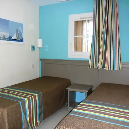 Appart hôtel Echappee Bleue Immobilier - Les Marines 2*