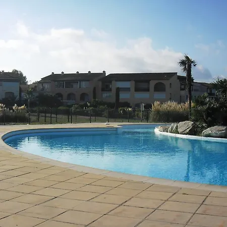 Appart hôtel Echappee Bleue Immobilier - Les Marines 2*